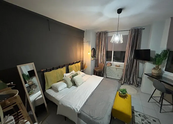 Amaryllis Apartment 9